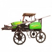 Self-propelled spray boom sprayer